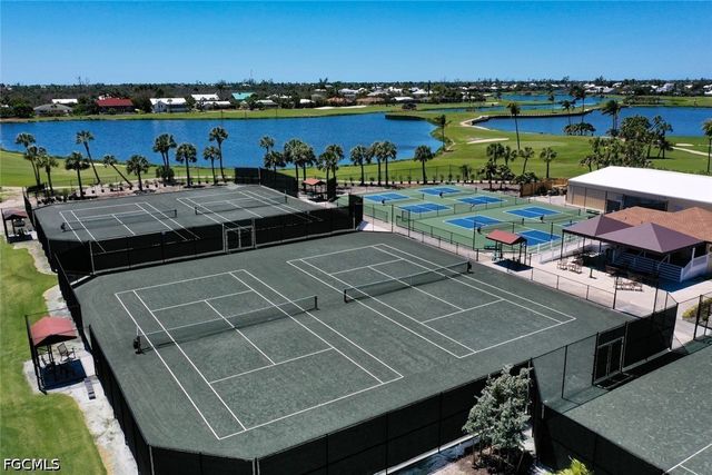 1446 Sandpiper CIR, Sanibel, FL 33957