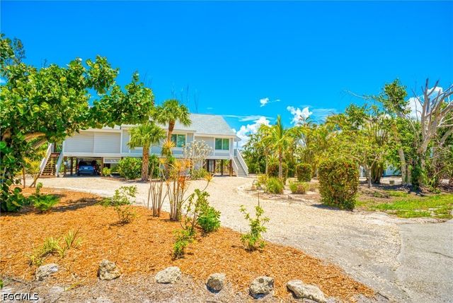 1446 Sandpiper CIR, Sanibel, FL 33957