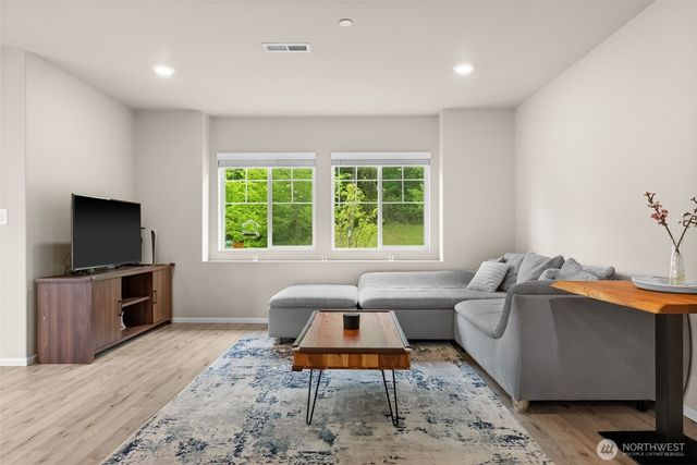 3412 Hoffman Hill Boulevard, Dupont, WA 98327