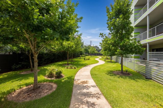 4004 Banister LN 209, Austin, TX 78704