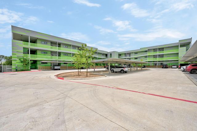 4004 Banister LN 209, Austin, TX 78704
