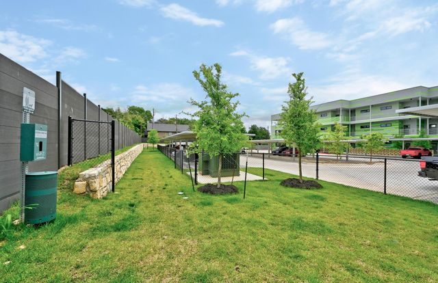 4004 Banister LN 209, Austin, TX 78704
