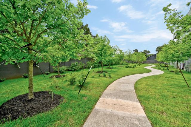 4004 Banister LN 209, Austin, TX 78704