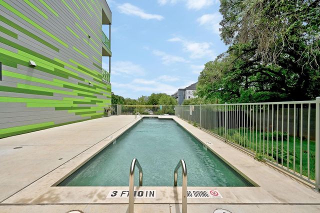 4004 Banister LN 209, Austin, TX 78704