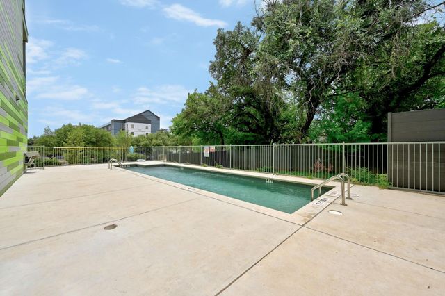 4004 Banister LN 209, Austin, TX 78704