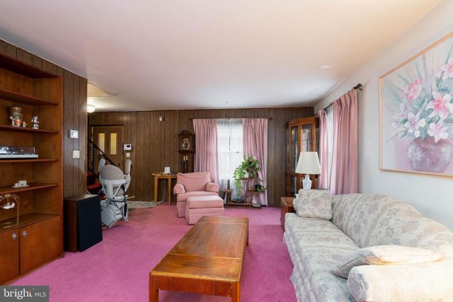 33 BELMONT LN, Willingboro, NJ 08046