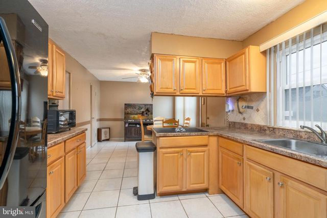 33 BELMONT LN, Willingboro, NJ 08046