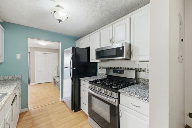 92 Bluestone Drive, Nashua, NH 03060