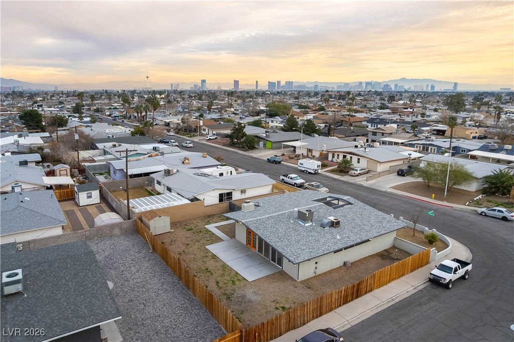 Image 20 of property listing at Address unavailable.