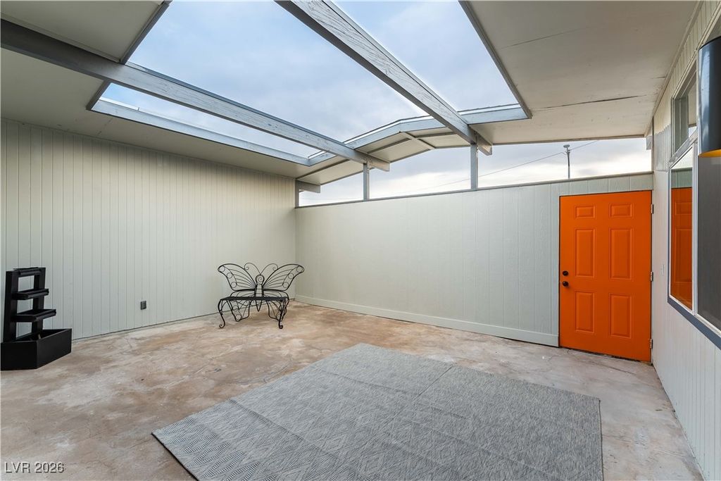 Image 6 of property listing at Address unavailable.