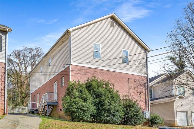 2045 Lois Place NW, Atlanta, GA 30318