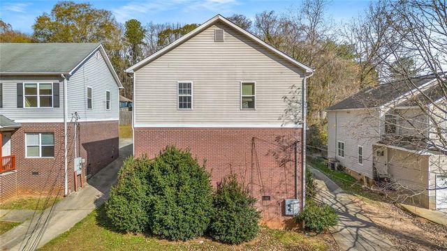 2045 Lois Place NW, Atlanta, GA 30318