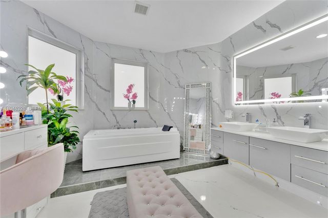 14452 SW 10th St, Miami, FL 33184