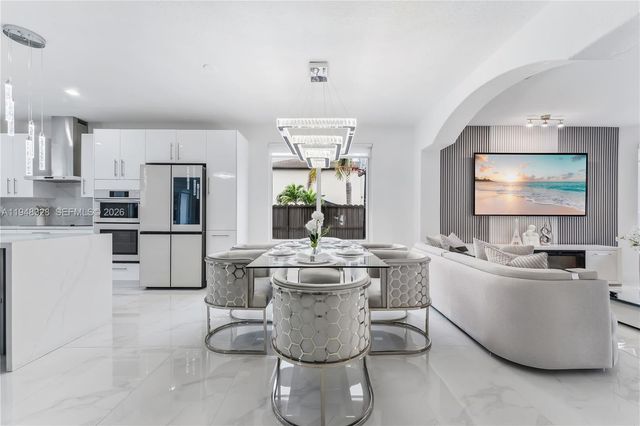 14452 SW 10th St, Miami, FL 33184