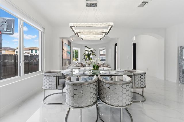 14452 SW 10th St, Miami, FL 33184