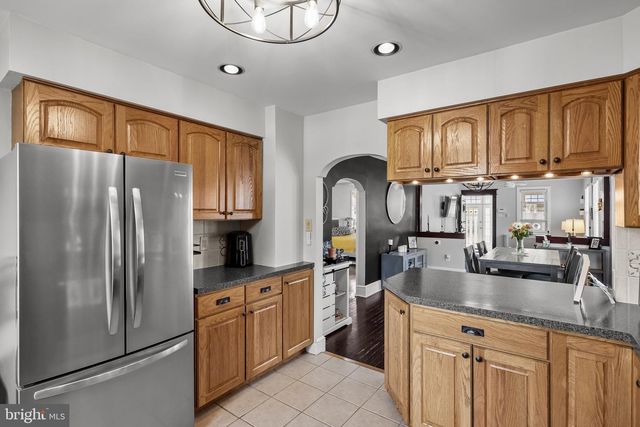 61 W GRADWELL AVE, Maple Shade, NJ 08052