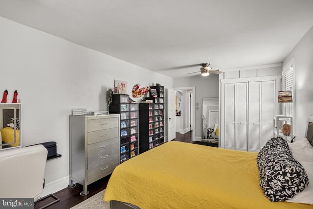 61 W GRADWELL AVE, Maple Shade, NJ 08052