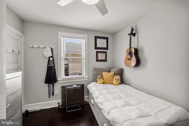 61 W GRADWELL AVE, Maple Shade, NJ 08052