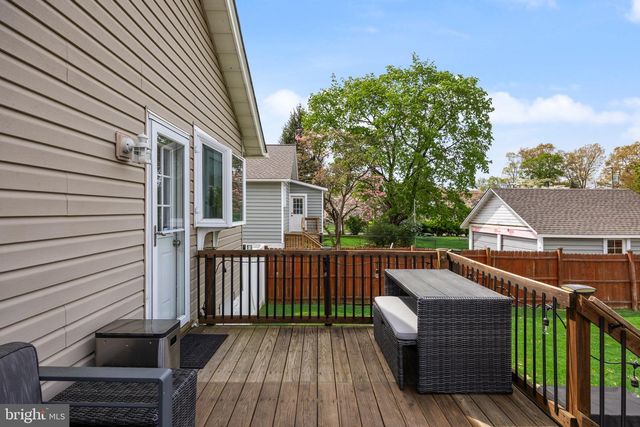 61 W GRADWELL AVE, Maple Shade, NJ 08052