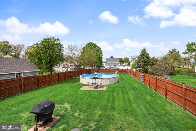 61 W GRADWELL AVE, Maple Shade, NJ 08052