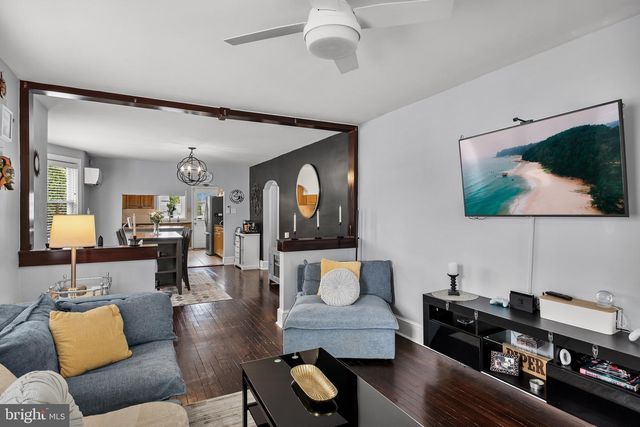 61 W GRADWELL AVE, Maple Shade, NJ 08052