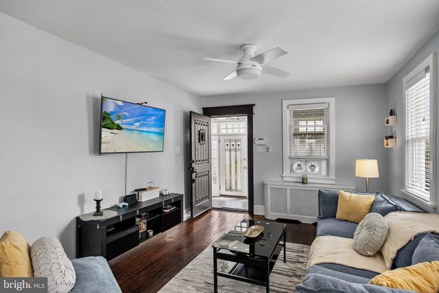 61 W GRADWELL AVE, Maple Shade, NJ 08052