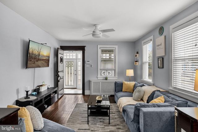 61 W GRADWELL AVE, Maple Shade, NJ 08052