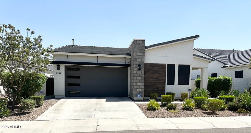 3949 W BRASS Lane, San Tan Valley, AZ 85144