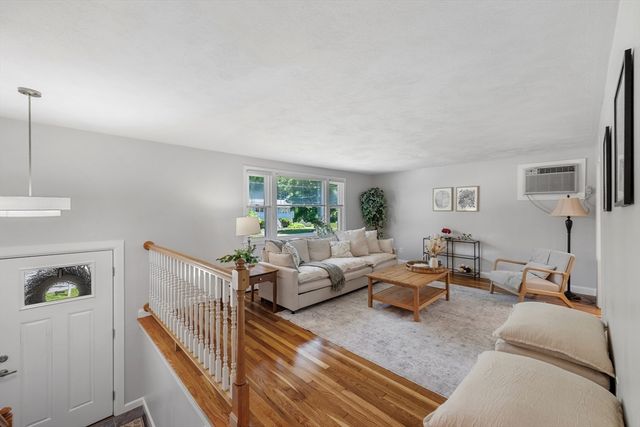 28 Orchard Dr, North Reading, MA 01864