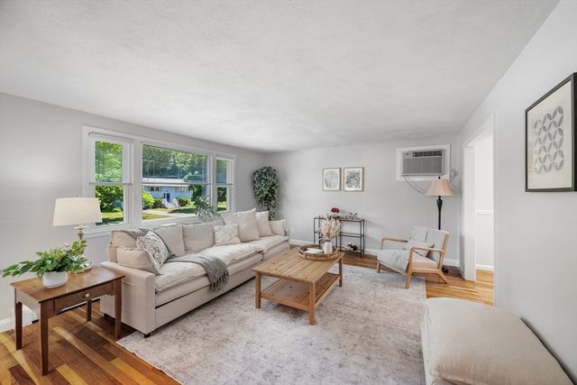28 Orchard Dr, North Reading, MA 01864