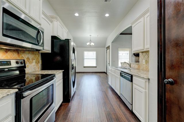 73 Bonaire Drive, Edmond, OK 73013