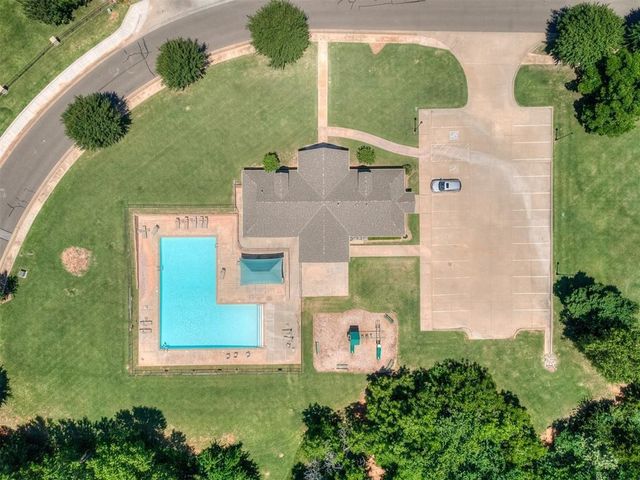 73 Bonaire Drive, Edmond, OK 73013