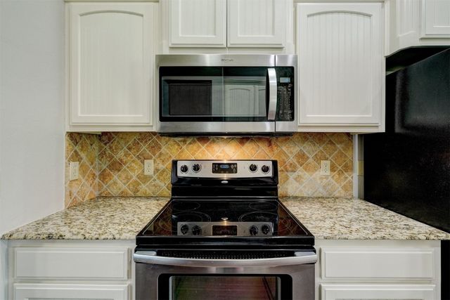73 Bonaire Drive, Edmond, OK 73013