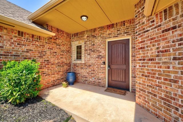 73 Bonaire Drive, Edmond, OK 73013