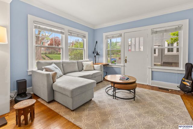 106 S 53rd Street, Omaha, NE 68132