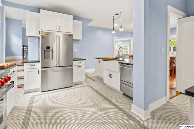 106 S 53rd Street, Omaha, NE 68132