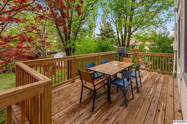 106 S 53rd Street, Omaha, NE 68132