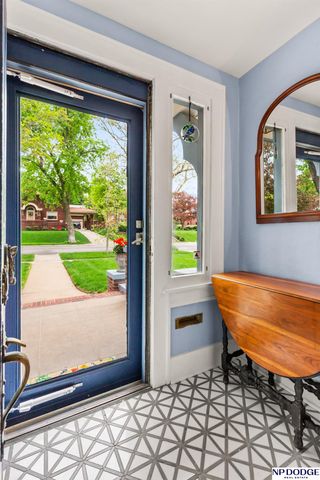 106 S 53rd Street, Omaha, NE 68132