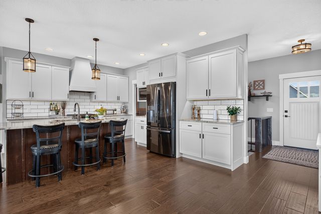 920 Muirfield Circle, Eldridge, IA 52722