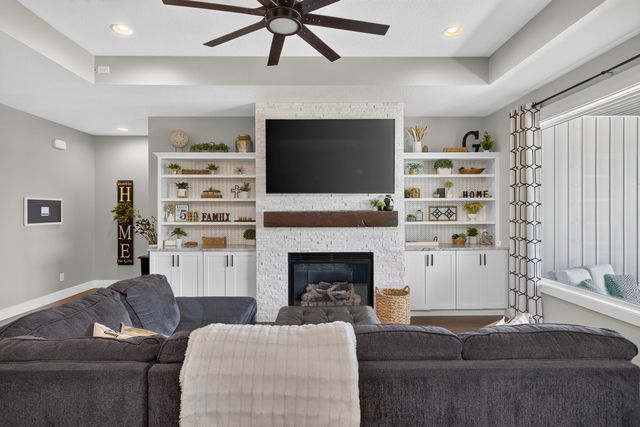 920 Muirfield Circle, Eldridge, IA 52722