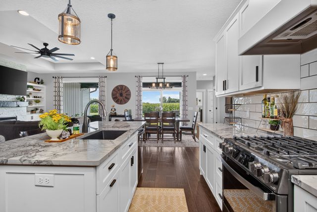 920 Muirfield Circle, Eldridge, IA 52722