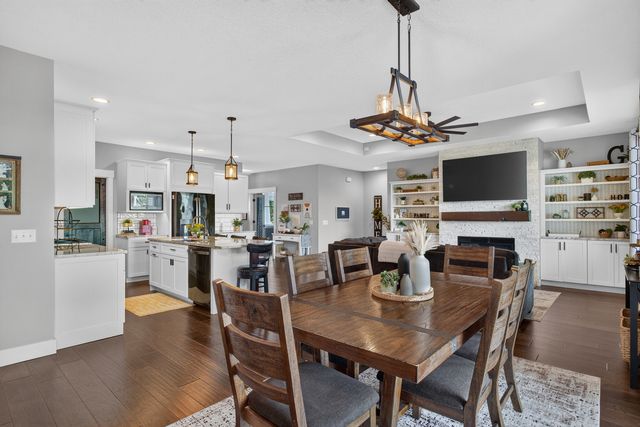 920 Muirfield Circle, Eldridge, IA 52722