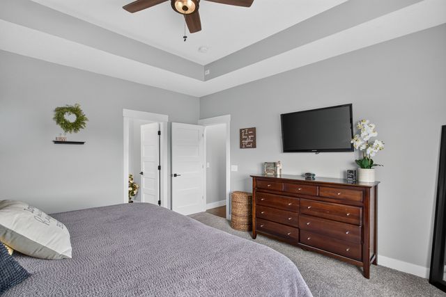 920 Muirfield Circle, Eldridge, IA 52722