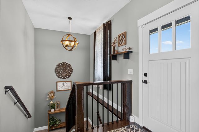 920 Muirfield Circle, Eldridge, IA 52722