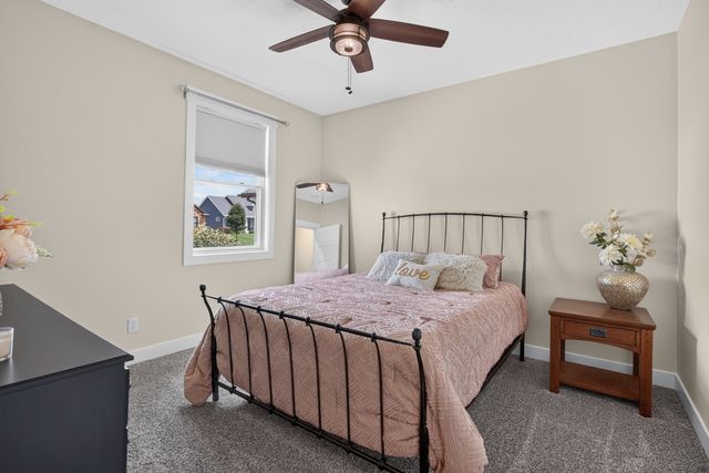 920 Muirfield Circle, Eldridge, IA 52722