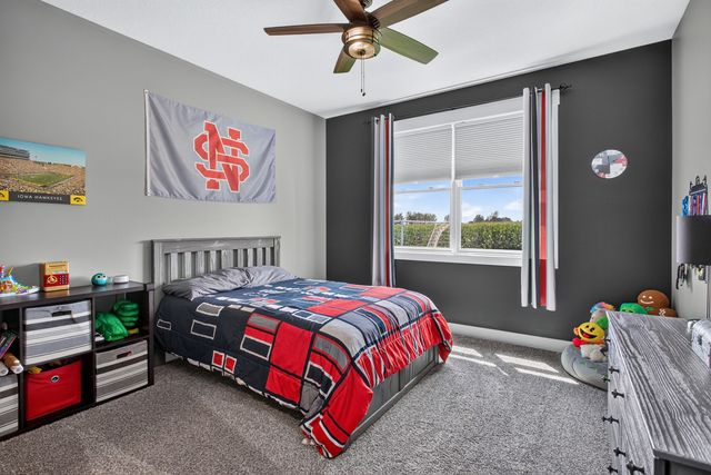 920 Muirfield Circle, Eldridge, IA 52722