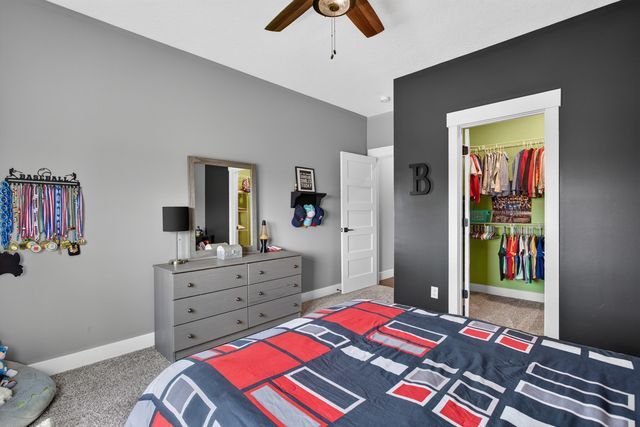 920 Muirfield Circle, Eldridge, IA 52722