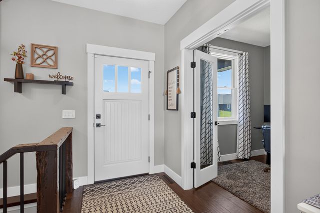 920 Muirfield Circle, Eldridge, IA 52722