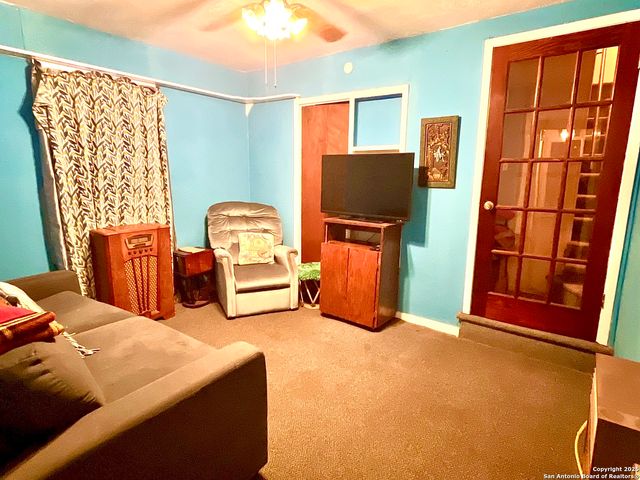 635 Kendalia, San Antonio, TX 78221