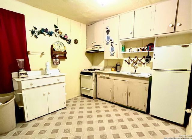 635 Kendalia, San Antonio, TX 78221